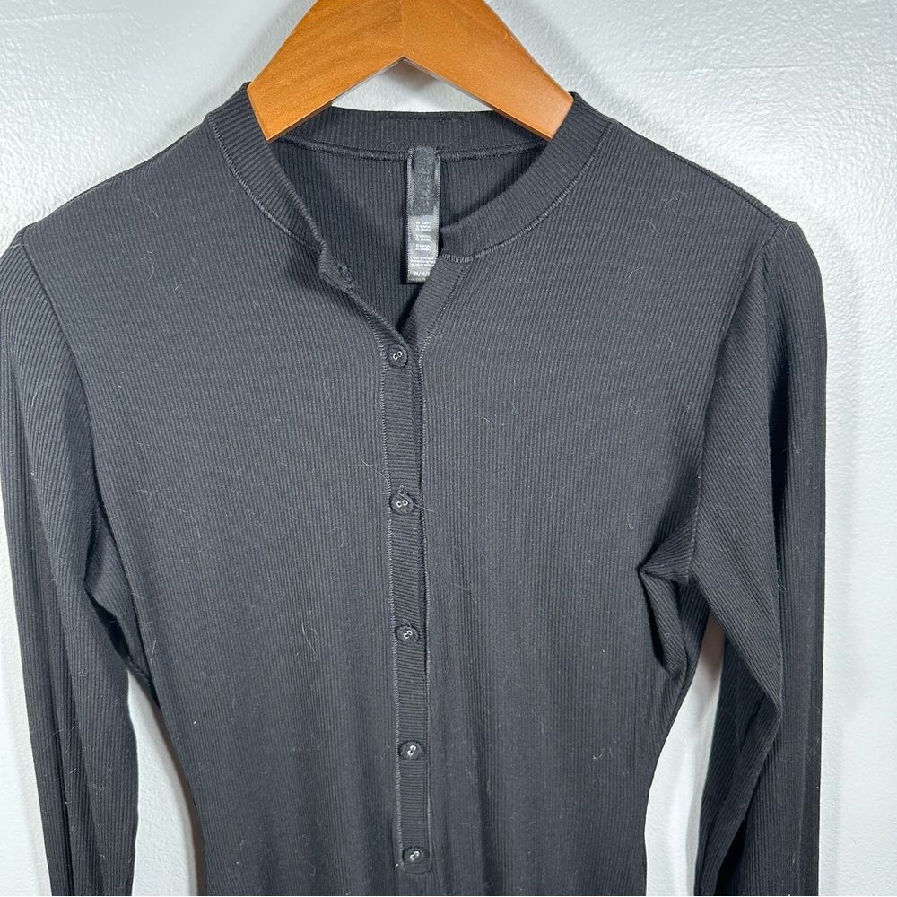 SKIMS Black Soft Lounge Button Up Henley Ribbed Sleep Romper Size Medium Casual - Picture 5 of 16